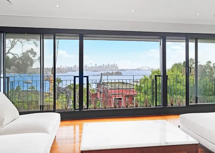 Seaside Luxury Villa With Pool & Harbor Views