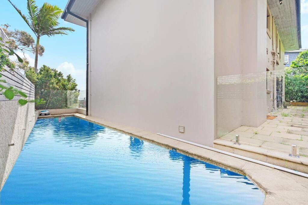 Seaside Luxury With Pool & Harbor Views Sydney