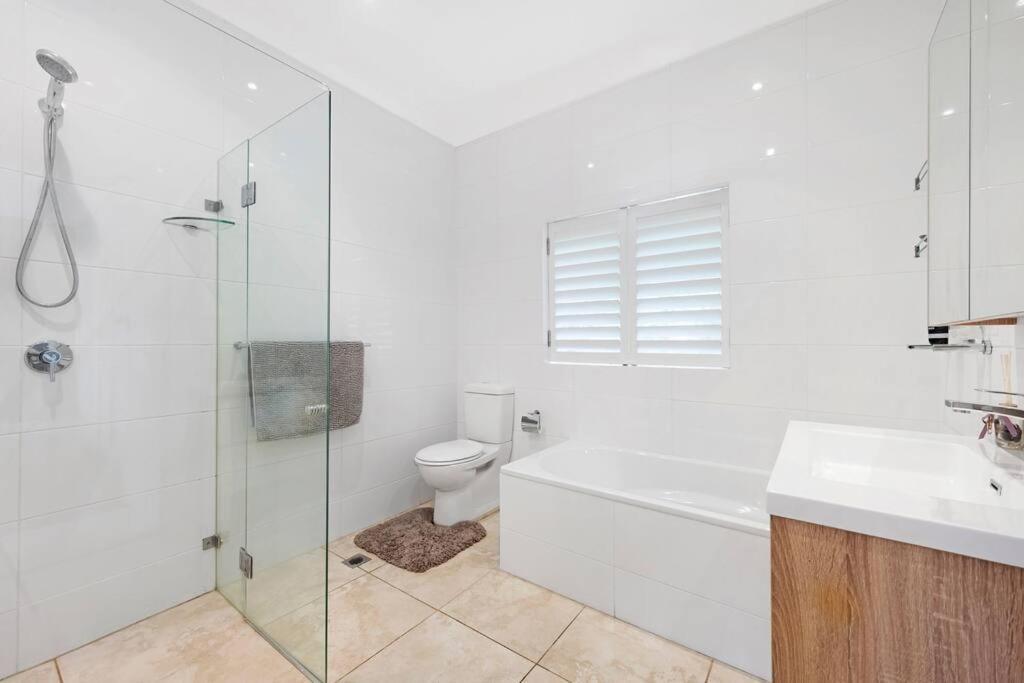 Holiday home Seaside Luxury With Pool & Harbor Views *