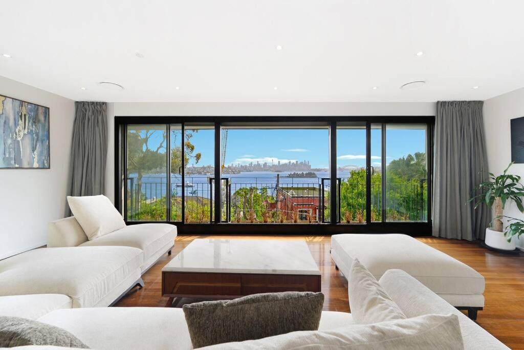 Seaside Luxury With Pool & Harbor Views Sydney