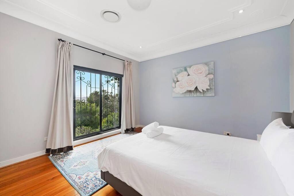 Holiday home Seaside Luxury With Pool & Harbor Views *